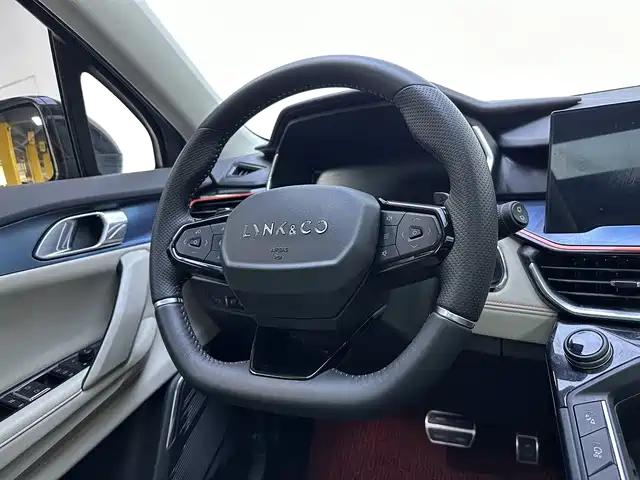 Lynk & Co 06 2020 1.5T Halo фото 10