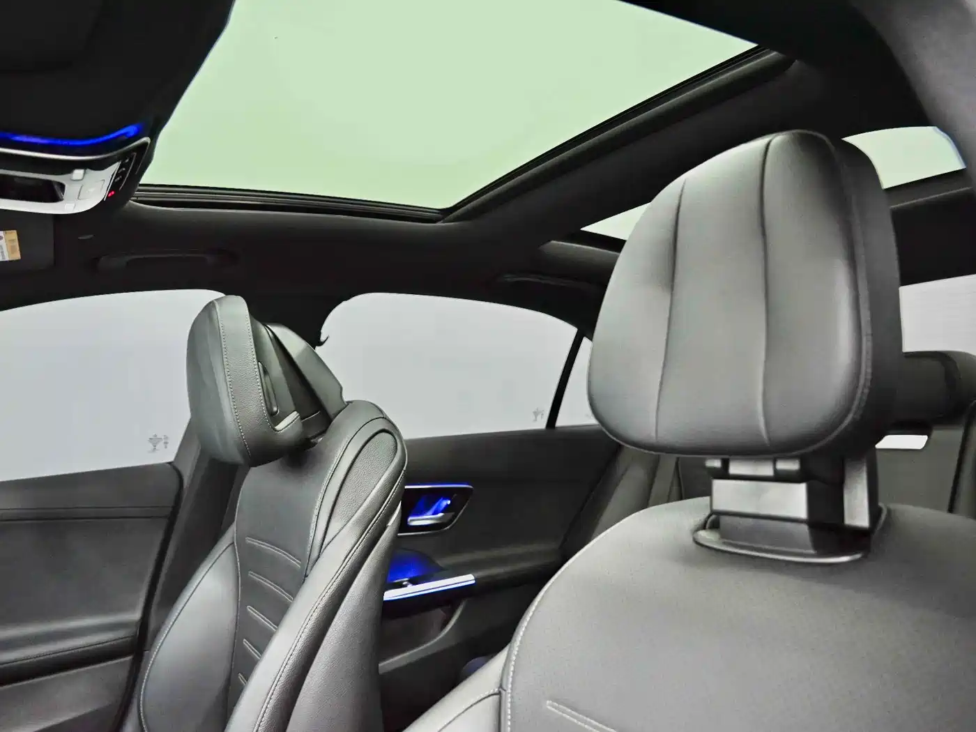 Mercedes-Benz C-Class New Energy 2023 C 350 eL фото 15