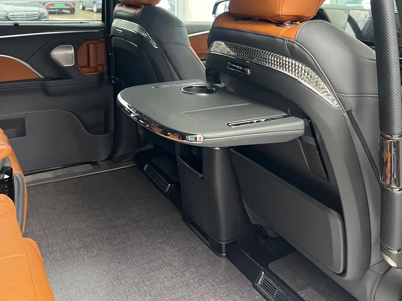 Toyota Sienna 2026 Model 2.5L Hybrid 2WD Comfort Edition фото 8