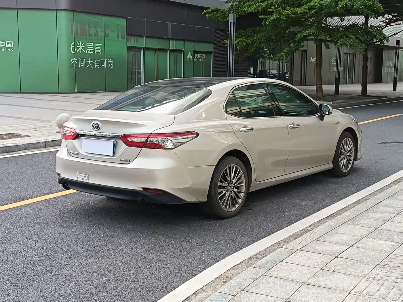 Toyota Camry 2019 Hybrid 2.5HG Luxury Edition China V фото 4