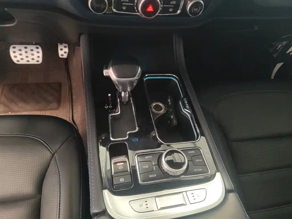 BAIC ORV Beijing Offroad BJ40 2019 PLUS 2.3T Automatic 4WD Luxury Edition China VI фото 10