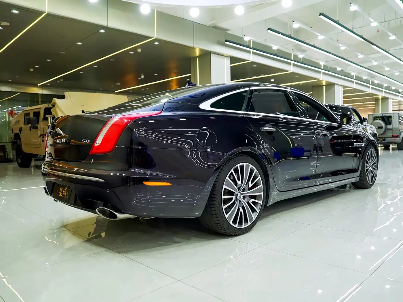 Jaguar XJ 2013 XJL 5.0 SC Ultimate Genesis Edition 5-seater фото 10