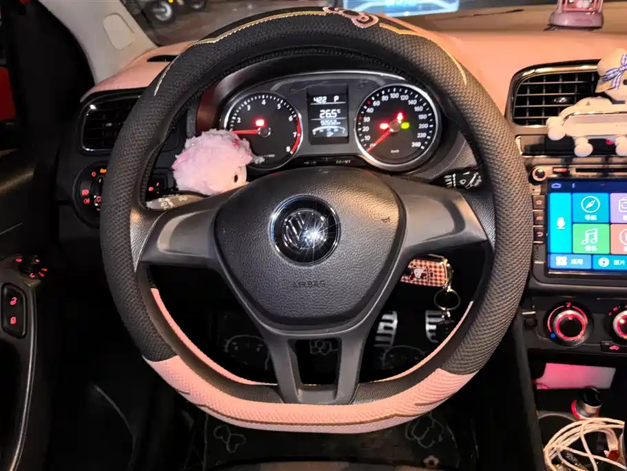 Volkswagen Polo 2014 1.6L Automatic Comfort Edition фото 15