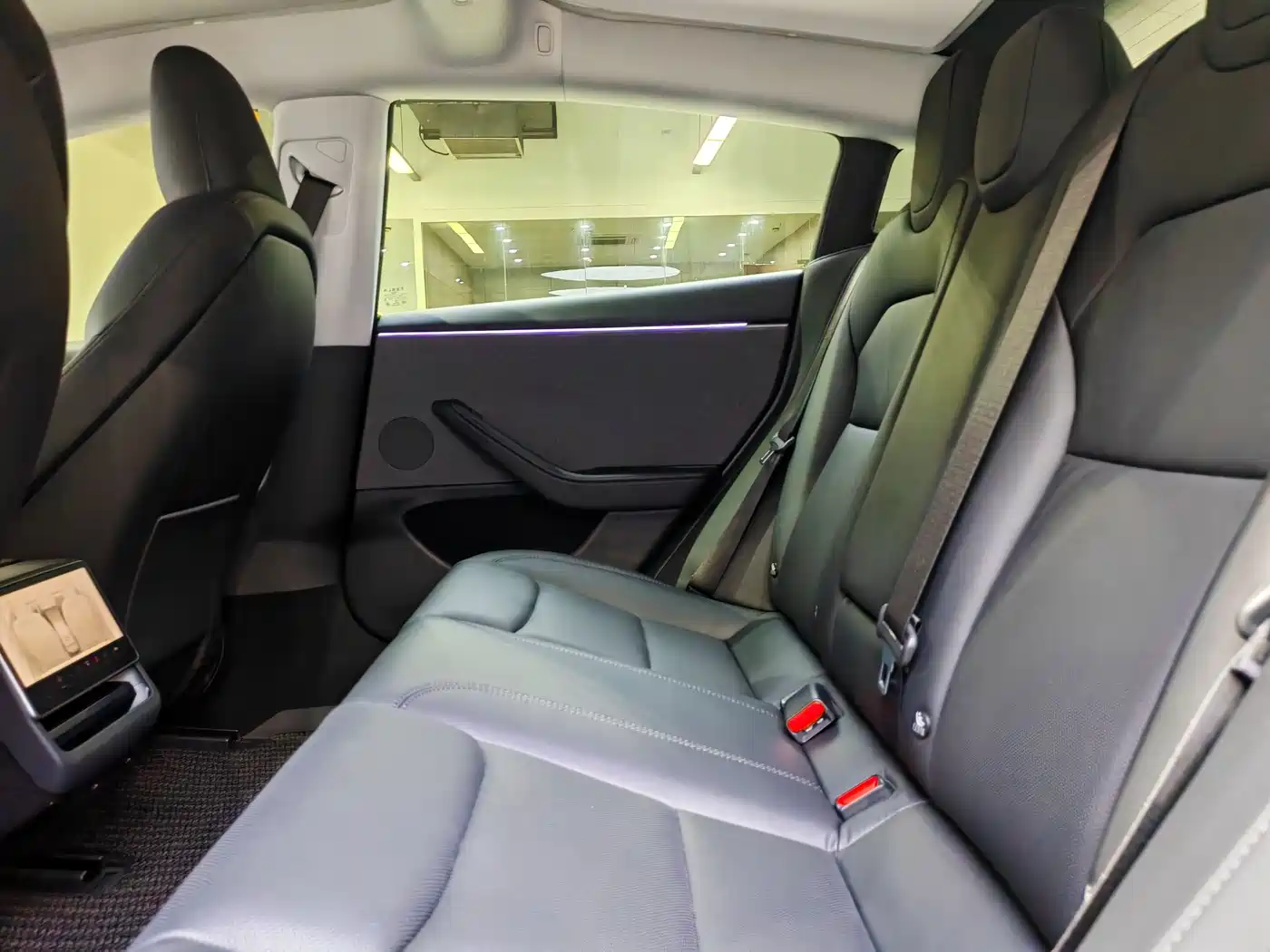 Tesla Model 3 2026 2025 Model Year Facelift Rear-Wheel Drive