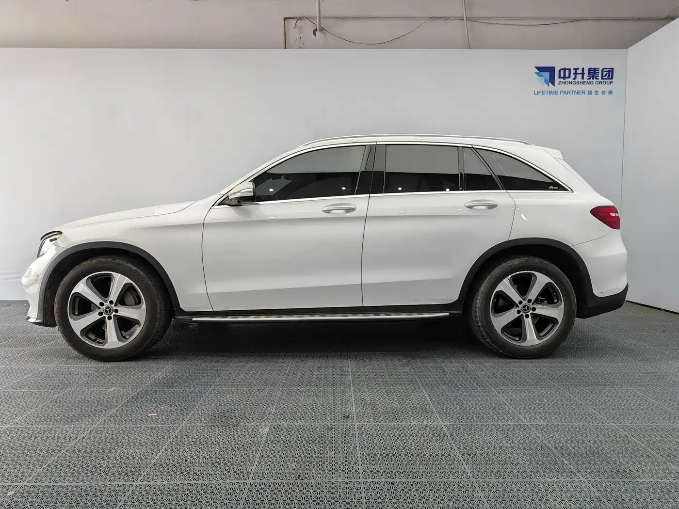 Mercedes-Benz GLC 2017 GLC 260 4MATIC Luxury фото 7