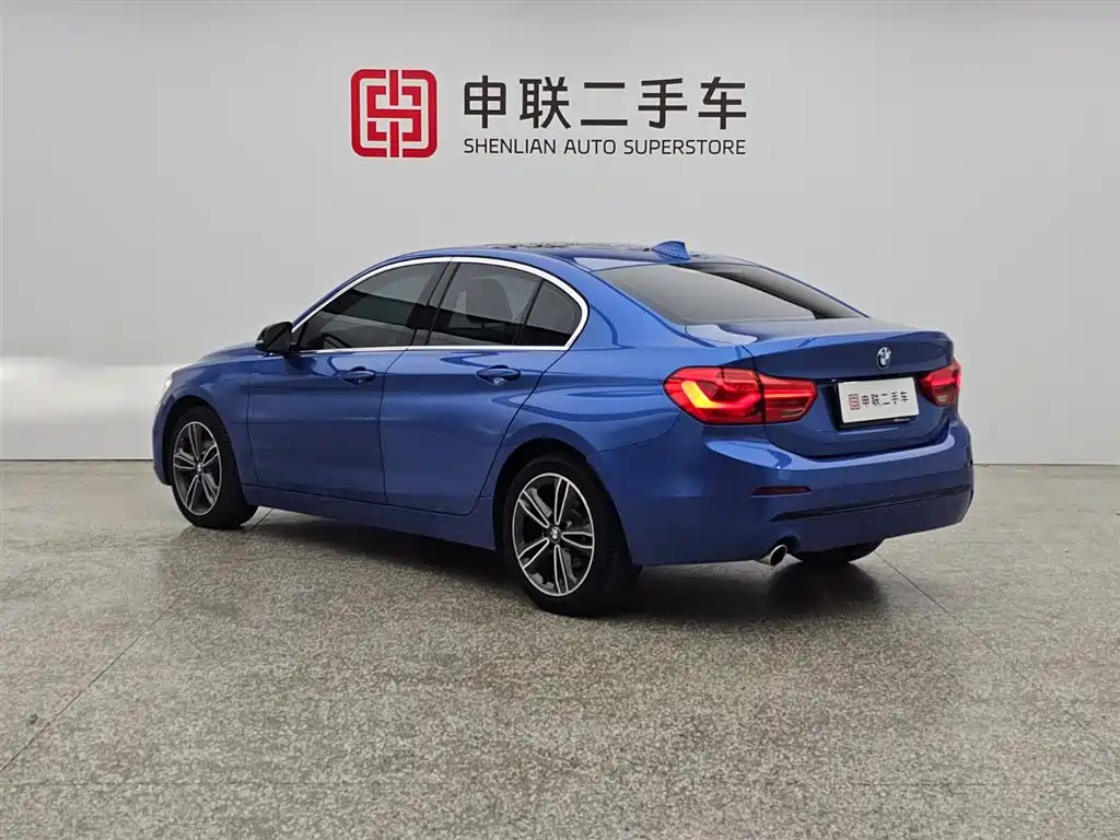BMW 1 Series 2018 118i Sport Edition фото 3