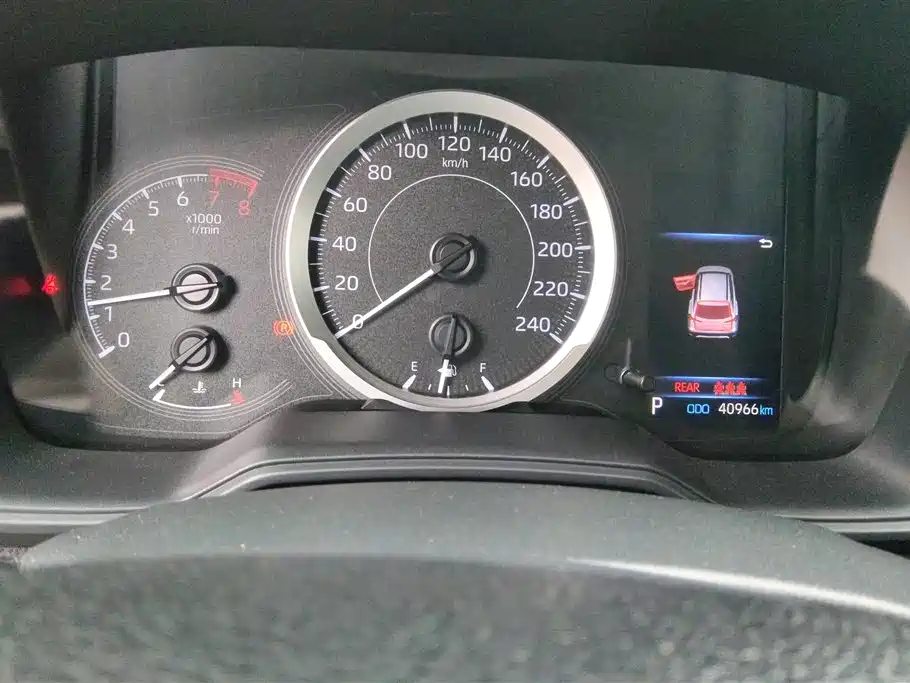 Toyota Frontlander 2022 2.0L CVT Elite фото 14