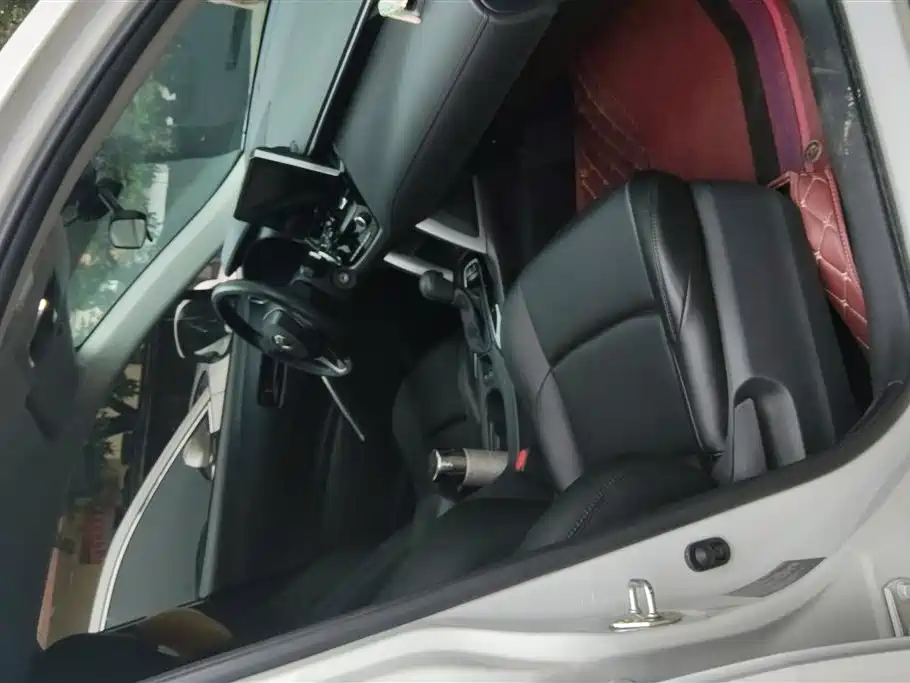 Toyota Frontlander 2022 2.0L CVT Elite фото 8