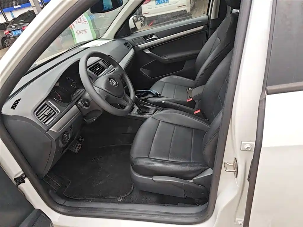 Volkswagen Lavida 2015 1.6L Automatic Trend Edition фото 15