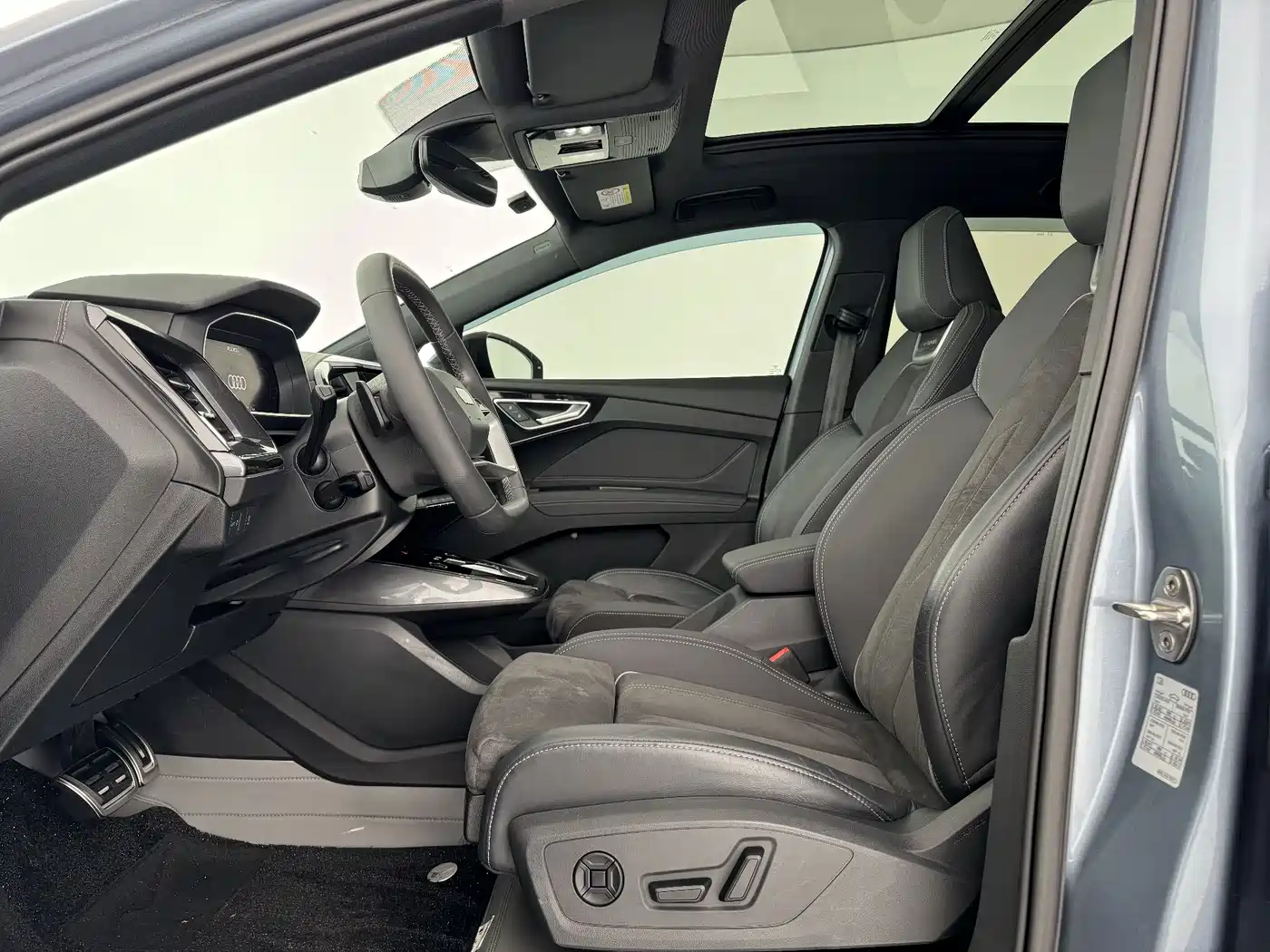 Audi Q4 e-tron 2023 40 e-tron Creation Night Edition фото 7