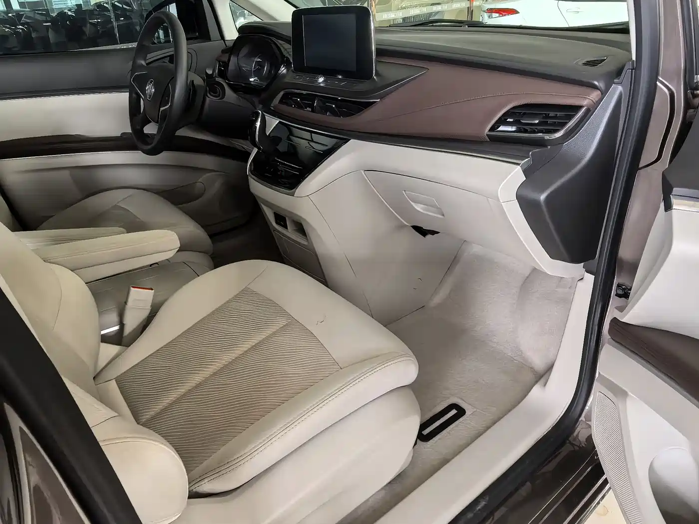 Buick GL8 2023 Model Land Business Class Comfort фото 9