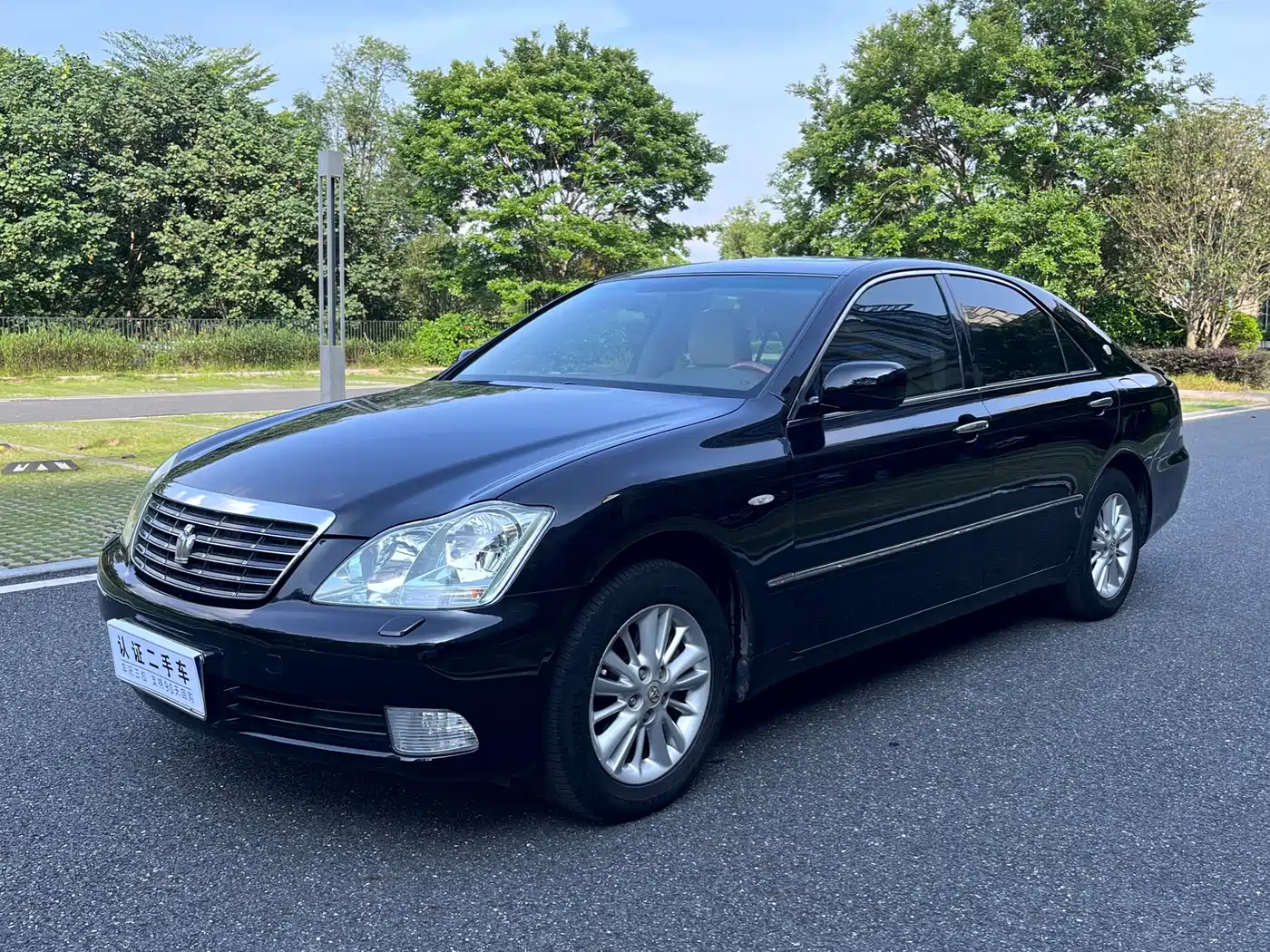 Toyota Crown 2005 Model 3.0L Royal Saloon