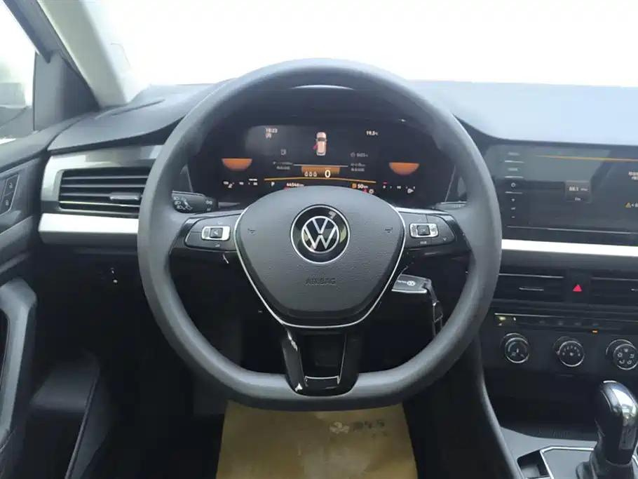 Volkswagen Lavida 2021 1.5L Auto Comfort Edition фото 15