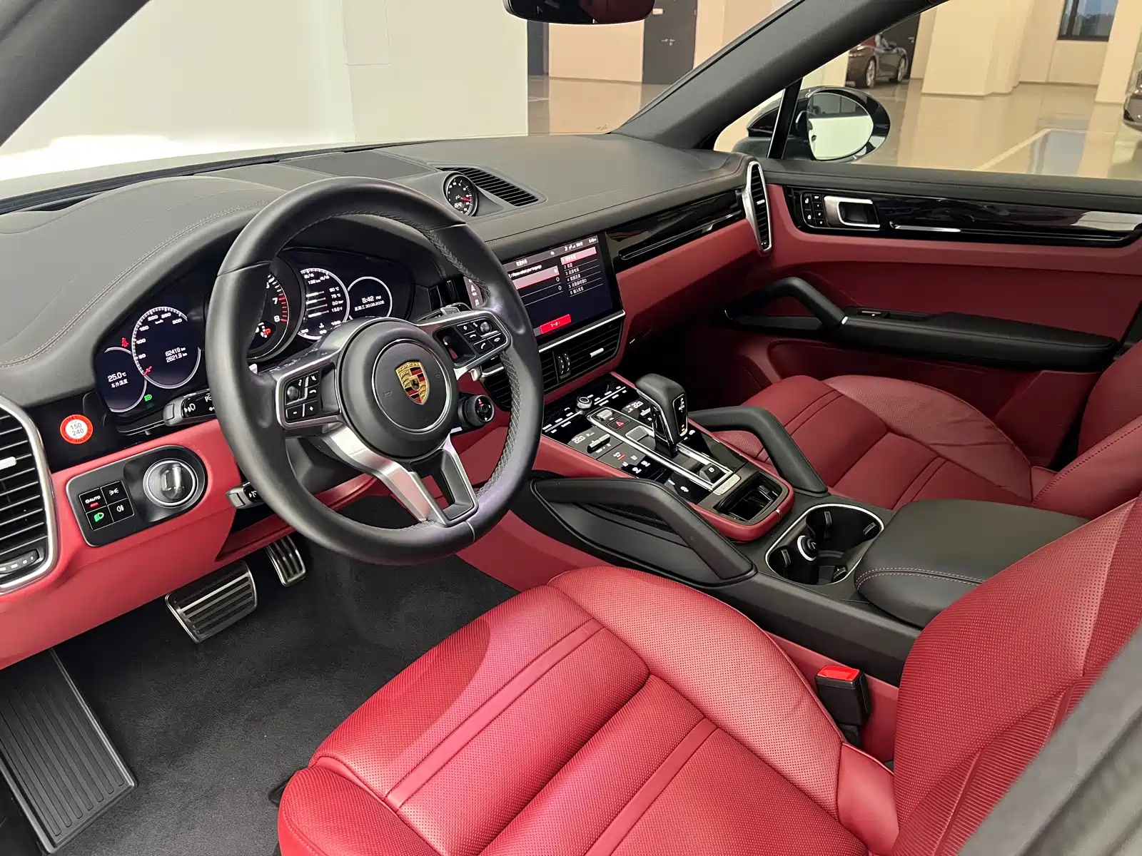 Фото 12 - Porsche Cayenne