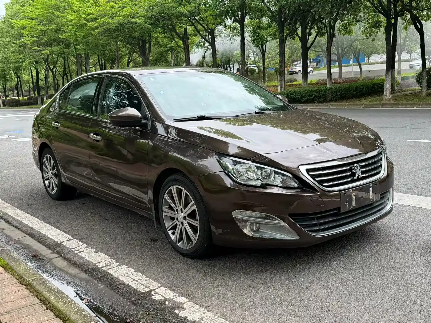 Peugeot 408 2014 1.8L Automatic Luxury Edition фото 2