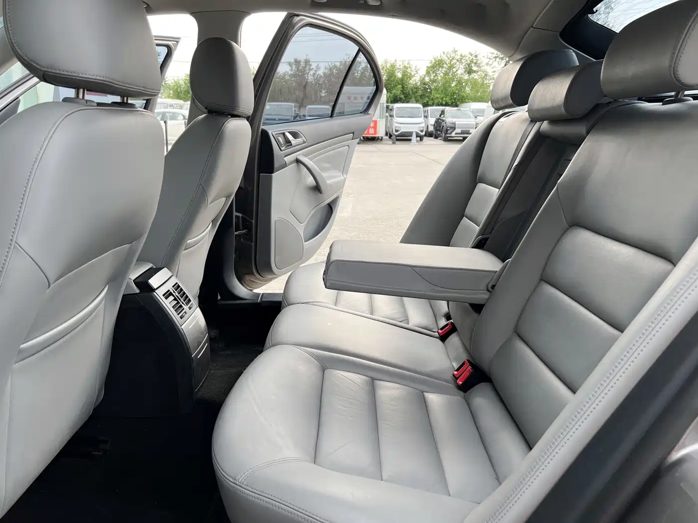 Škoda Octavia 2010 Model 1.8TSI DSG Elegance Edition фото 17