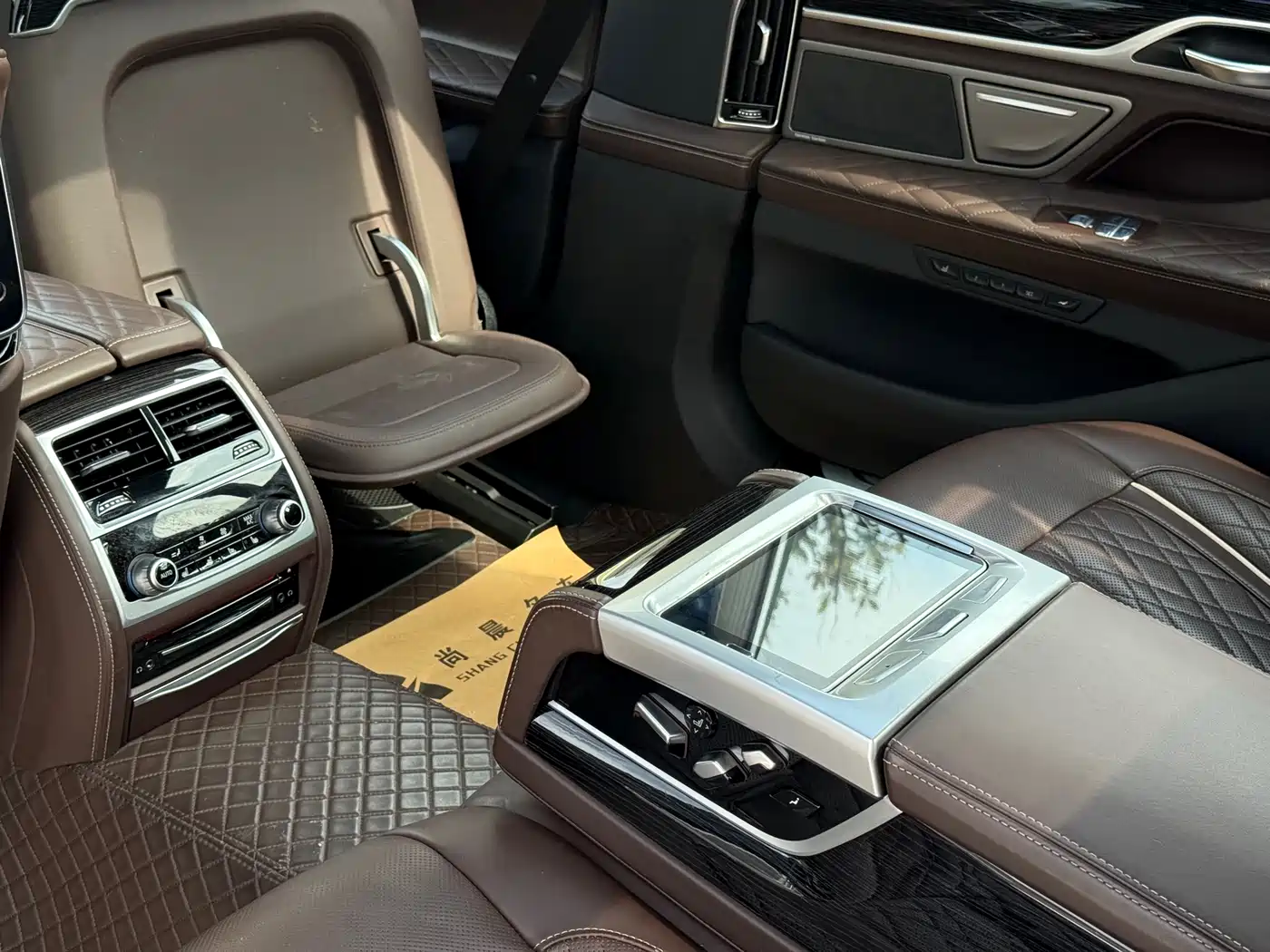 BMW 7 Series 2019 740Li Exclusive M Sport Package фото 12