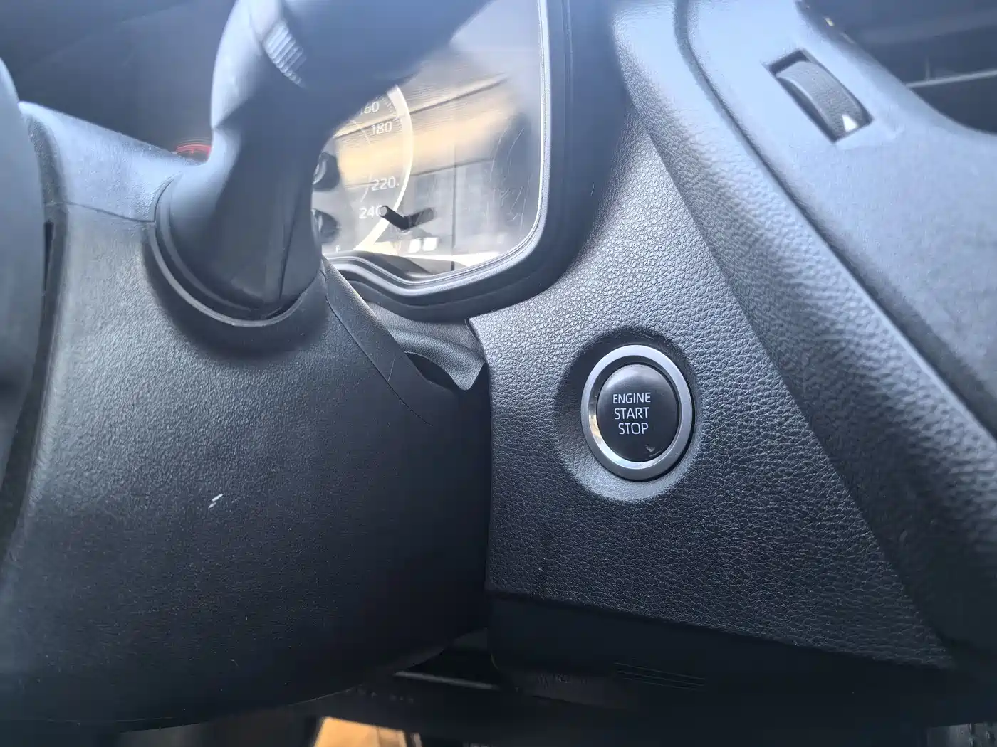 Toyota Corolla 2023 1.2T Pioneer Edition фото 10