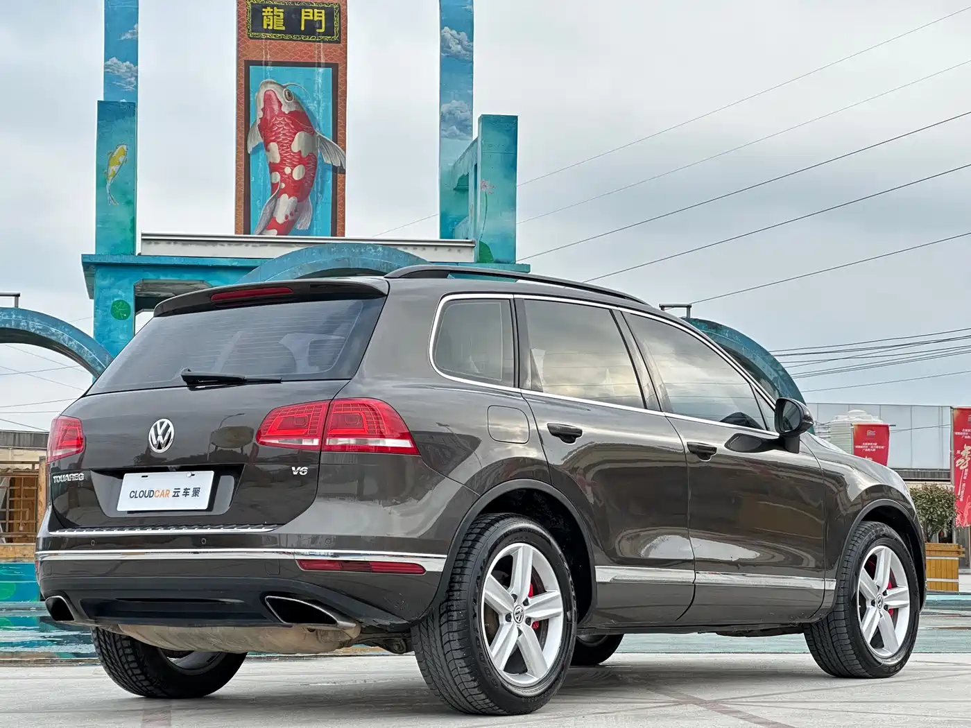 VOLKSWAGEN TOUAREG