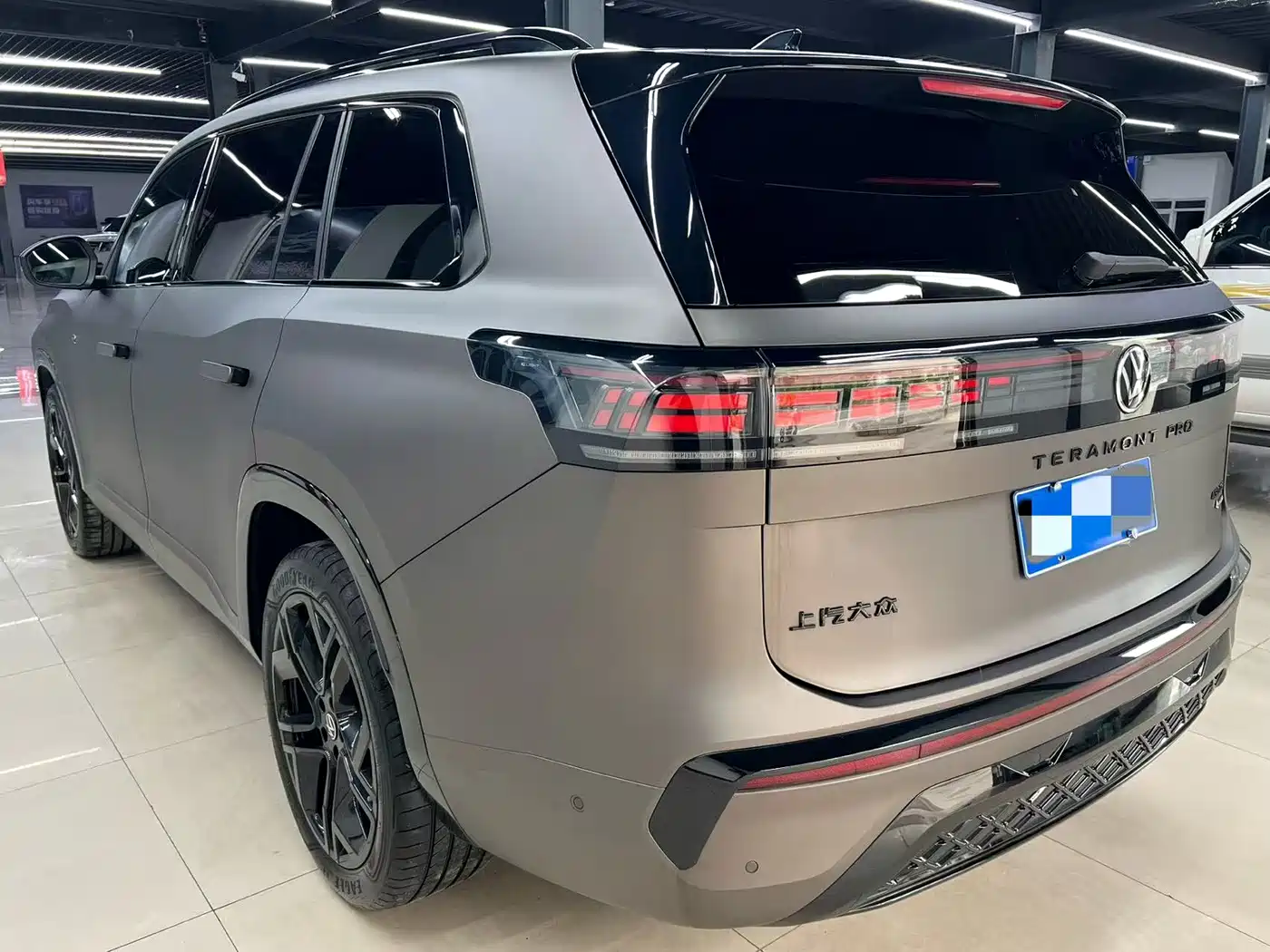 Volkswagen Teramont 2025 Teramont Pro 450TSI 4WD Summit Edition фото 3