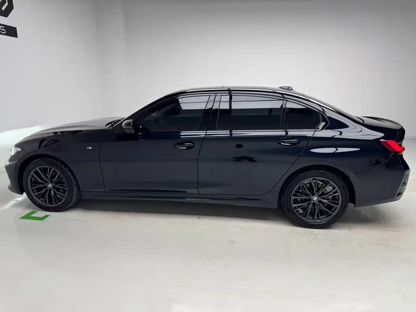 BMW 3 Series 2024 325Li M Sport Shadowline Package фото 9
