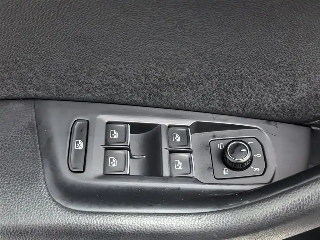 Volkswagen Magotan 2018 330TSI DSG Luxury фото 9