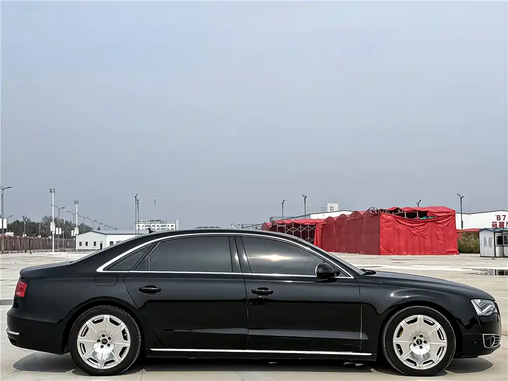 Audi A8 2013 A8L 50 TFSI quattro Premium фото 9