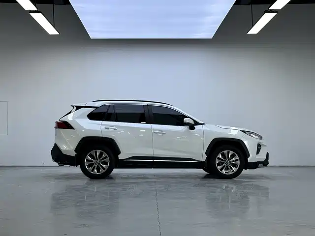 Toyota Wildlander 2021 2.0L CVT 2WD Luxury Edition фото 5