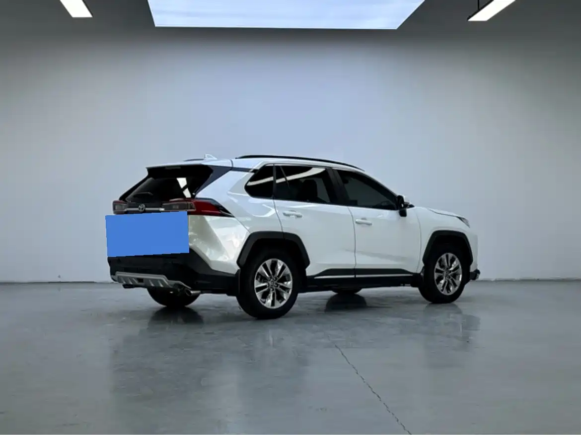 Toyota Wildlander 2021 2.0L CVT 2WD Luxury Edition фото 4