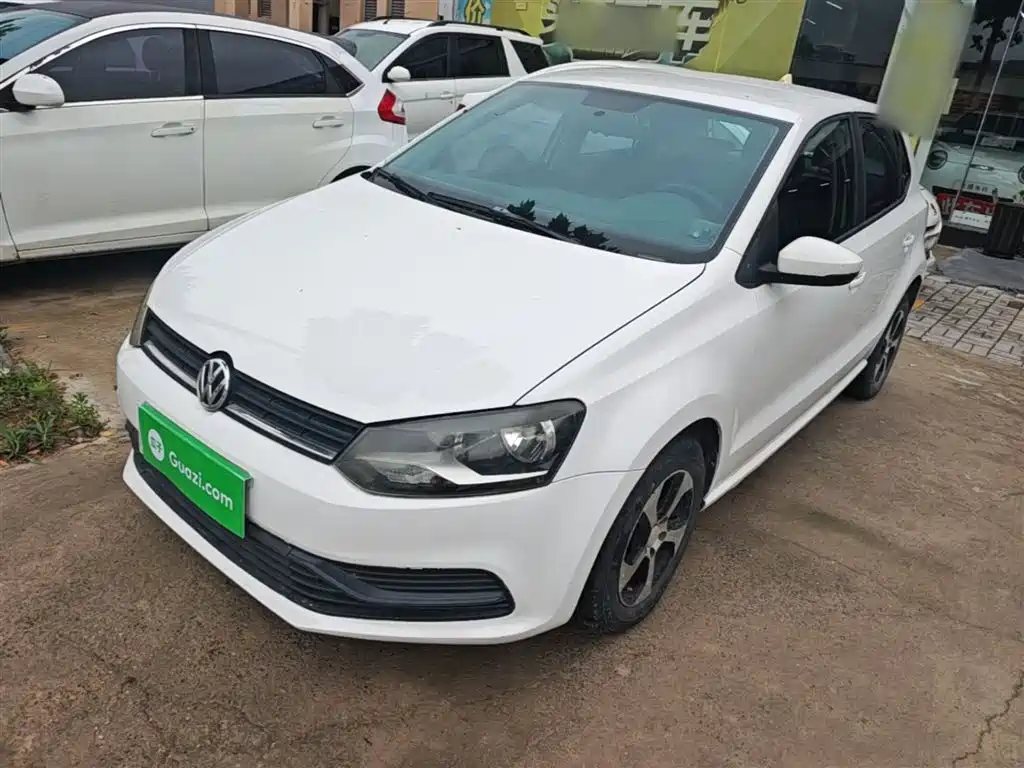Volkswagen Polo 2014 1.4L Manual Trend Edition фото 2