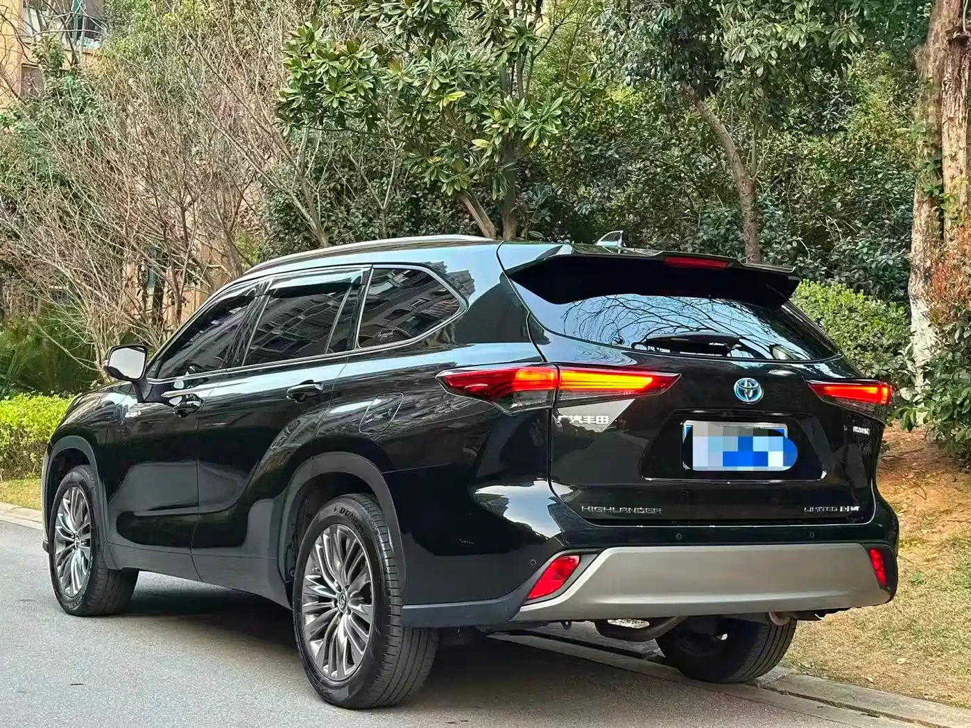 TOYOTA HIGHLANDER