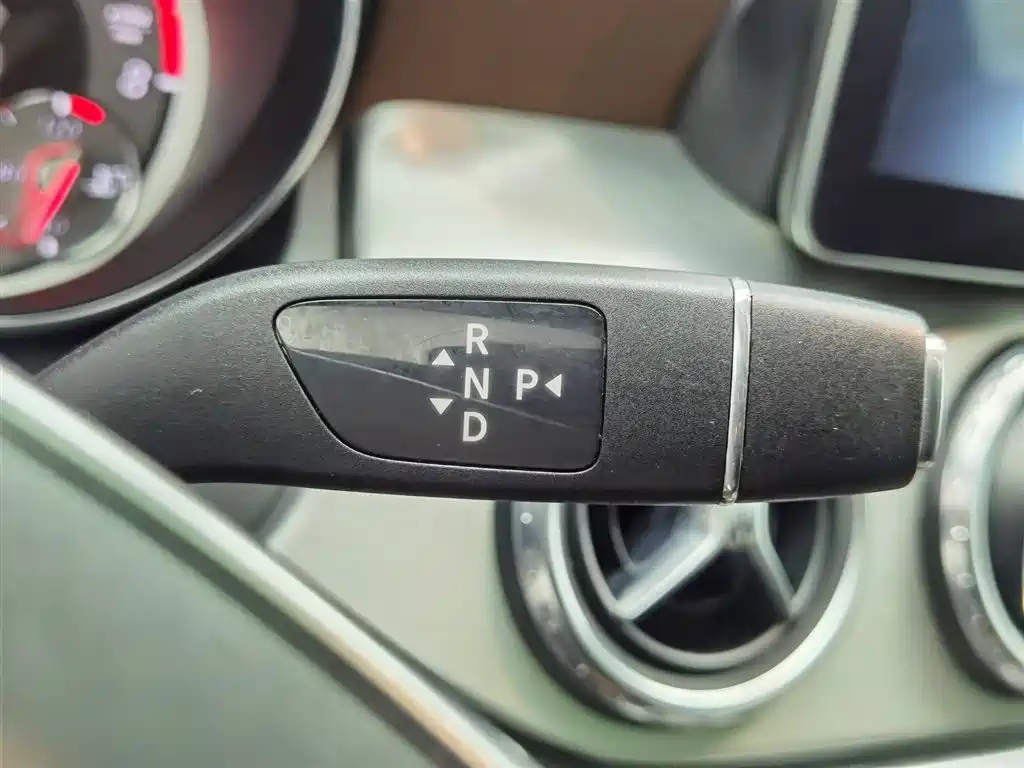 Mercedes-Benz GLA 2016 GLA 260 4MATIC Sport фото 13