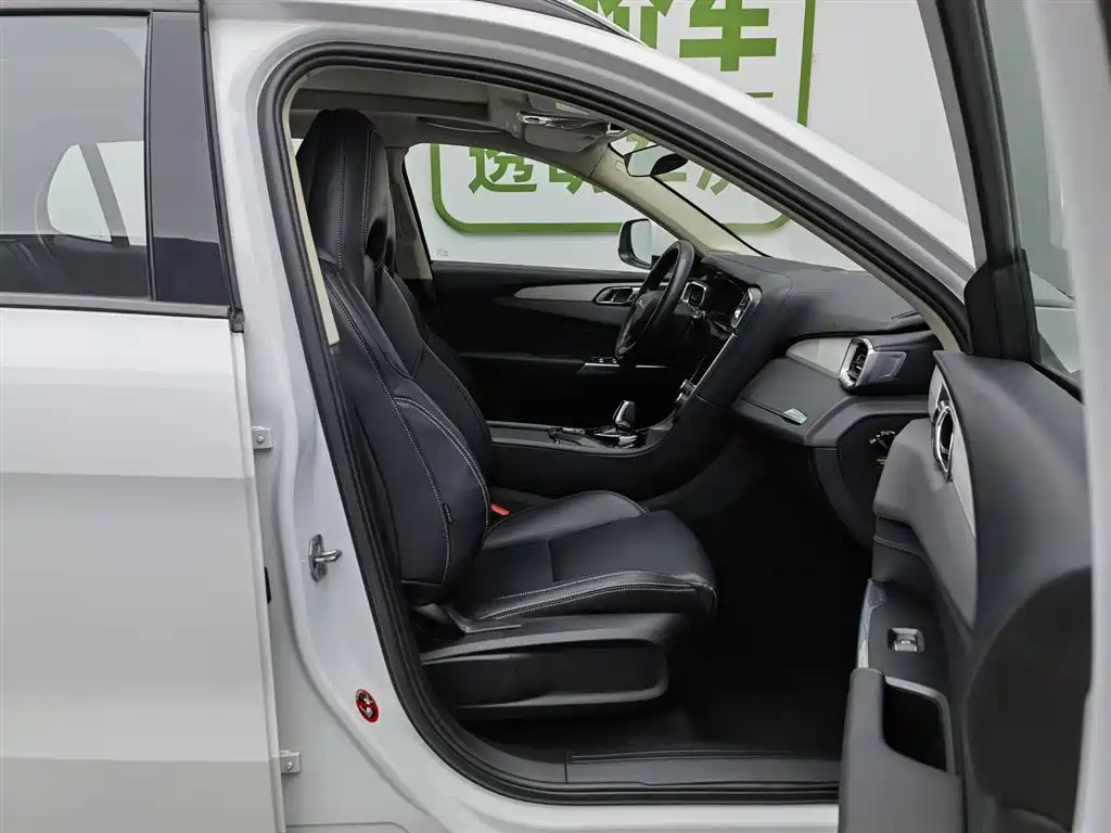 Lynk & Co 01 2019 2.0T 2WD Pure Version China VI фото 23