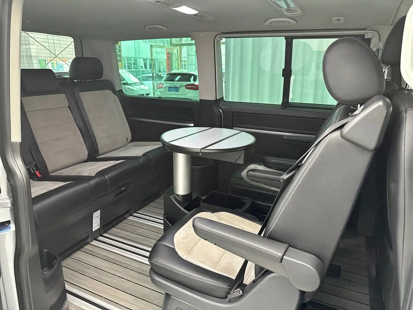 Volkswagen Multivan 2018 2.0TSI 4WD Leisure Edition 7-Seater фото 35