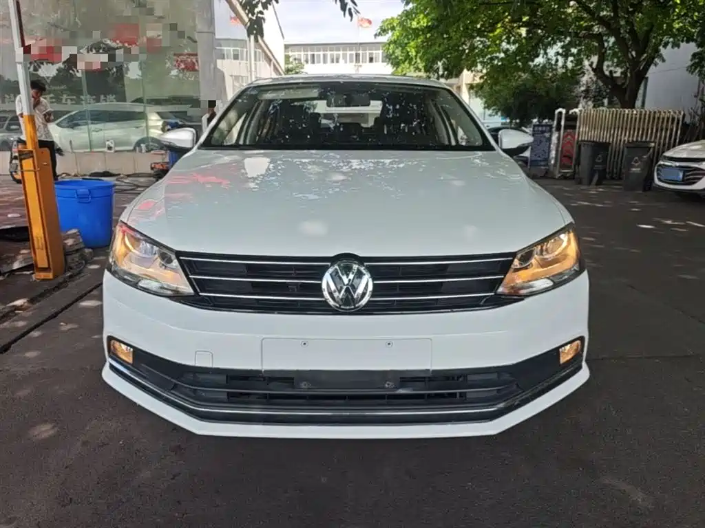Volkswagen Sagitar 2017 1.6L Automatic Comfort фото 3