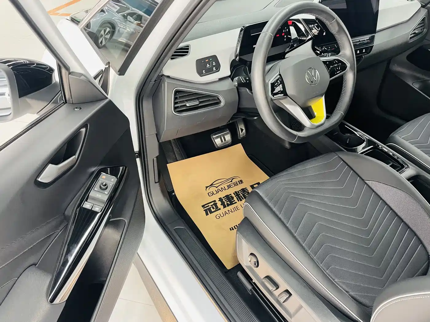 Volkswagen ID.3 2023 Upgraded Pure Intelligence Edition фото 5