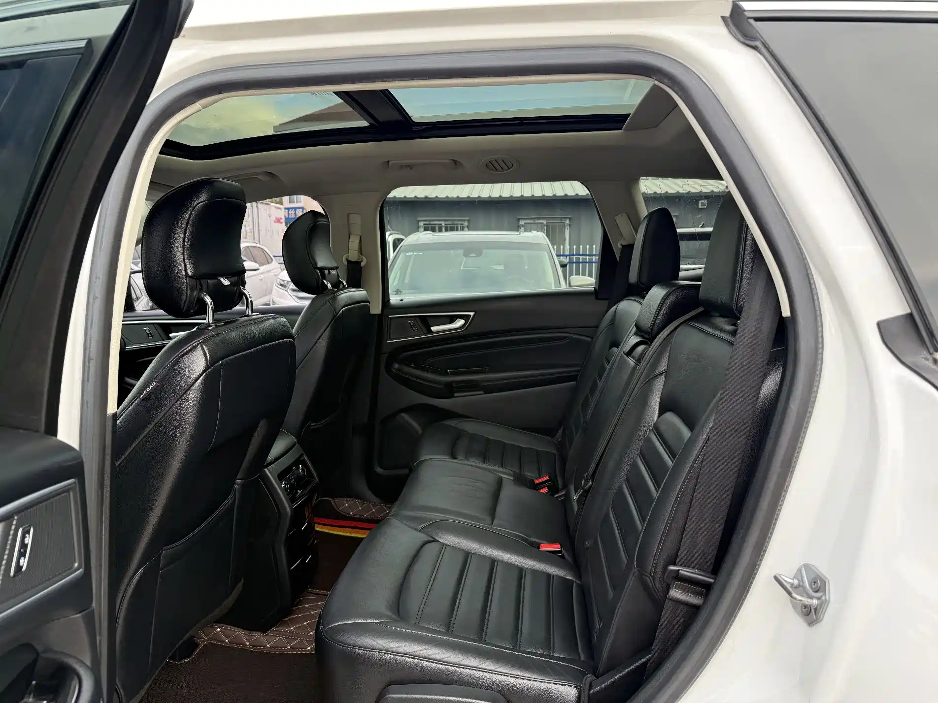 Фото 6 - Ford Edge