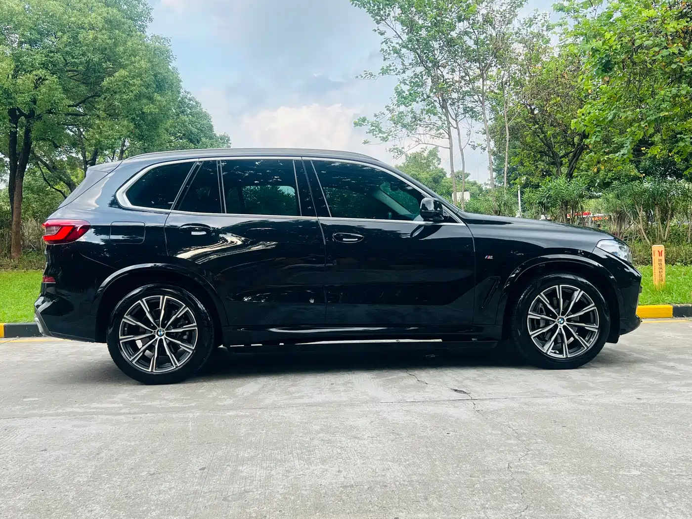 BMW X5 (IMPORTED)