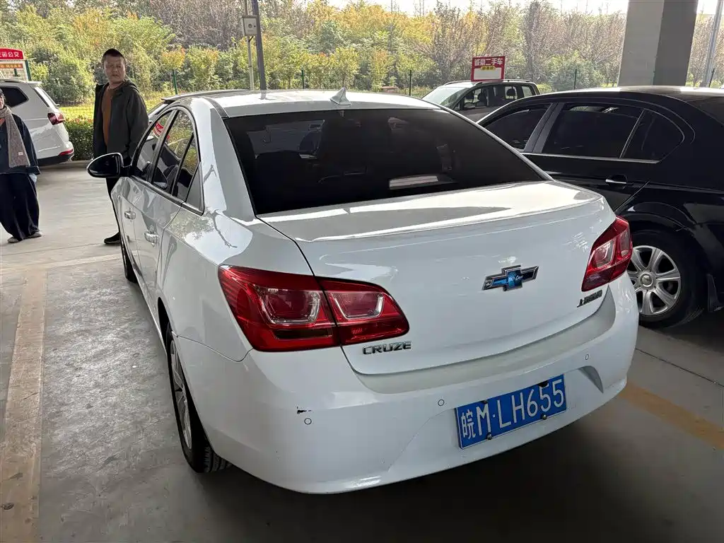 Chevrolet Cruze 2015 1.5L Classic SE AT фото 4