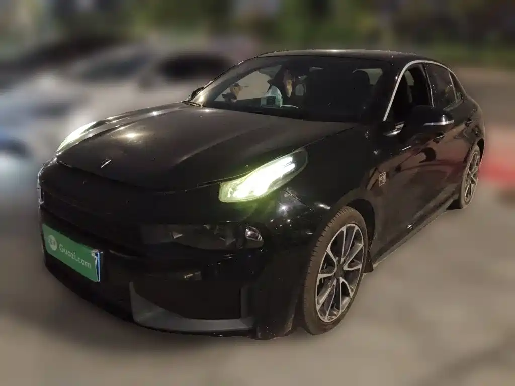 Фото 2 - Lynk & Co 03