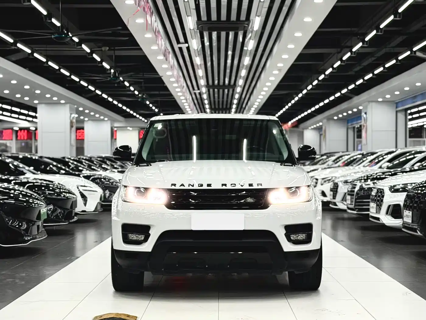 Land Rover Range Rover Sport 2014 3.0 SC V6 HSE DYNAMIC фото 2