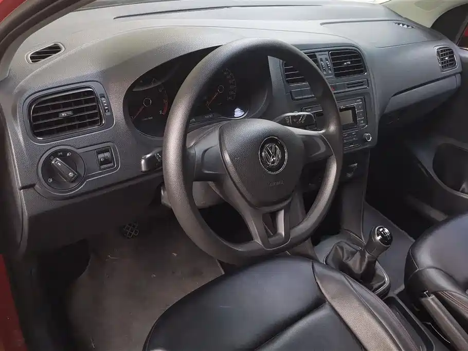 Volkswagen Polo 2014 1.4L Manual Trend Edition фото 12