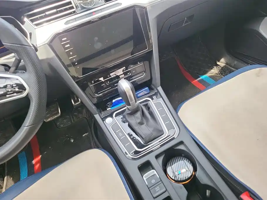 Volkswagen Magotan 2024 2 Million Units Public Sharing Edition 330TSI DSG Luxury фото 16