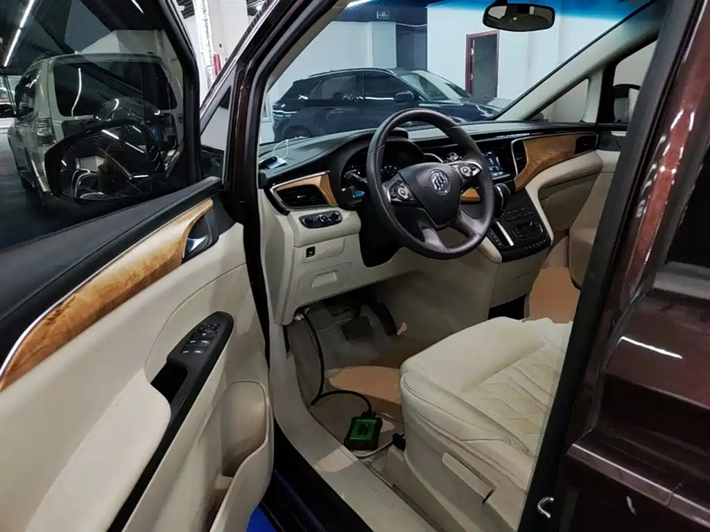 Buick GL8 2018 ES 28T Comfort Type China VI фото 15