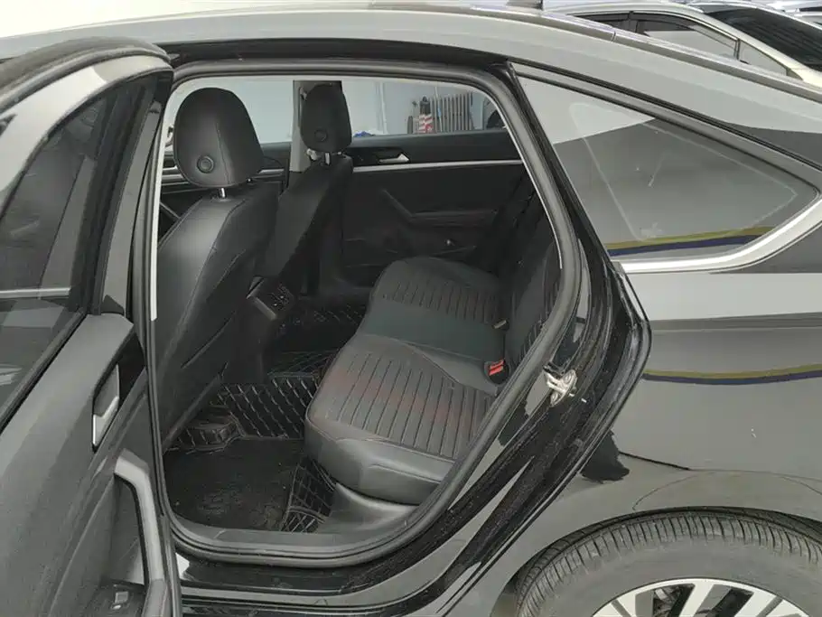 Volkswagen Lavida 2023 300TSI DSG Starlight Full Comfort Edition фото 11