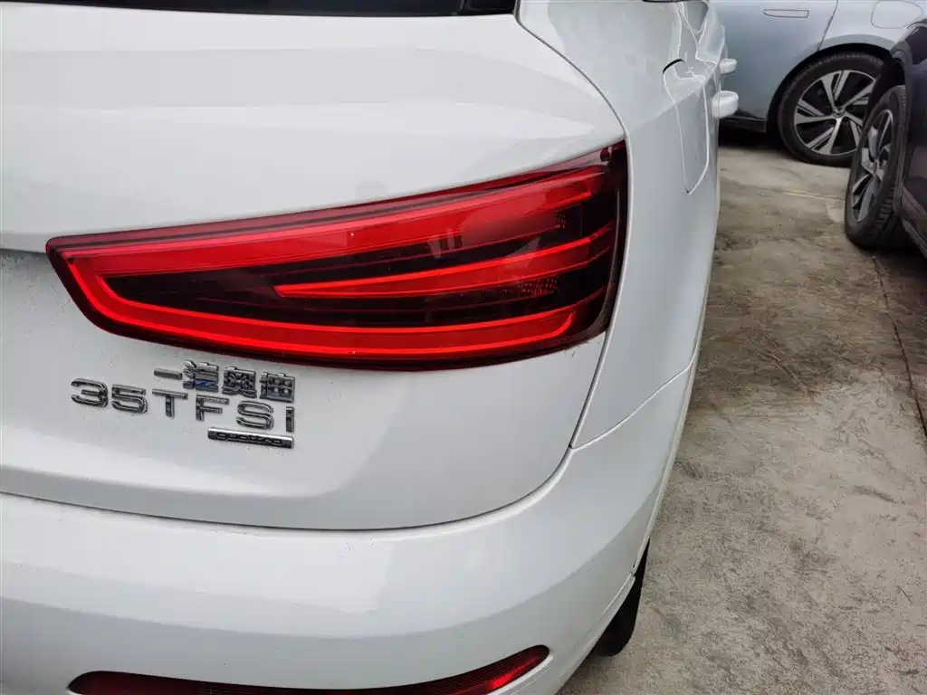 Audi Q3 2015 35 TFSI quattro Millionth Anniversary Premium фото 24