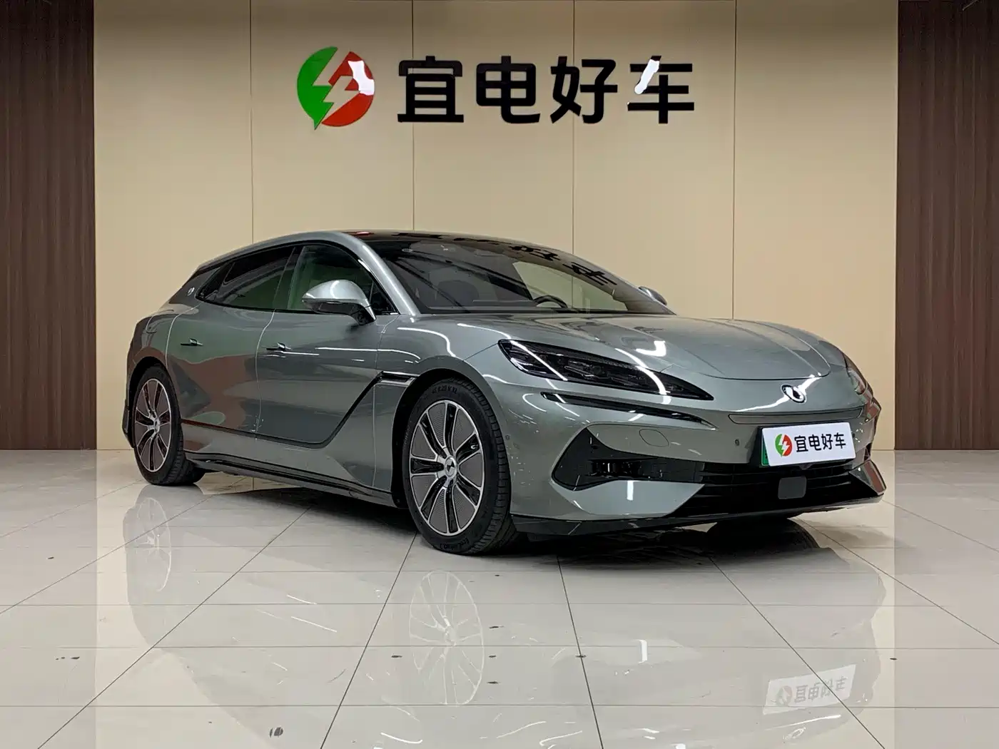 Denza Z9GT 2024 Model 1100 AWD Max Edition фото 3
