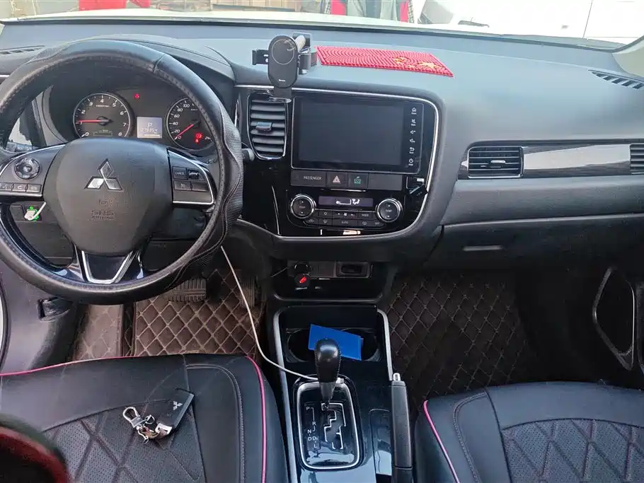 Mitsubishi Outlander 2018 2.0L 2WD Glory Edition 5-seater фото 12