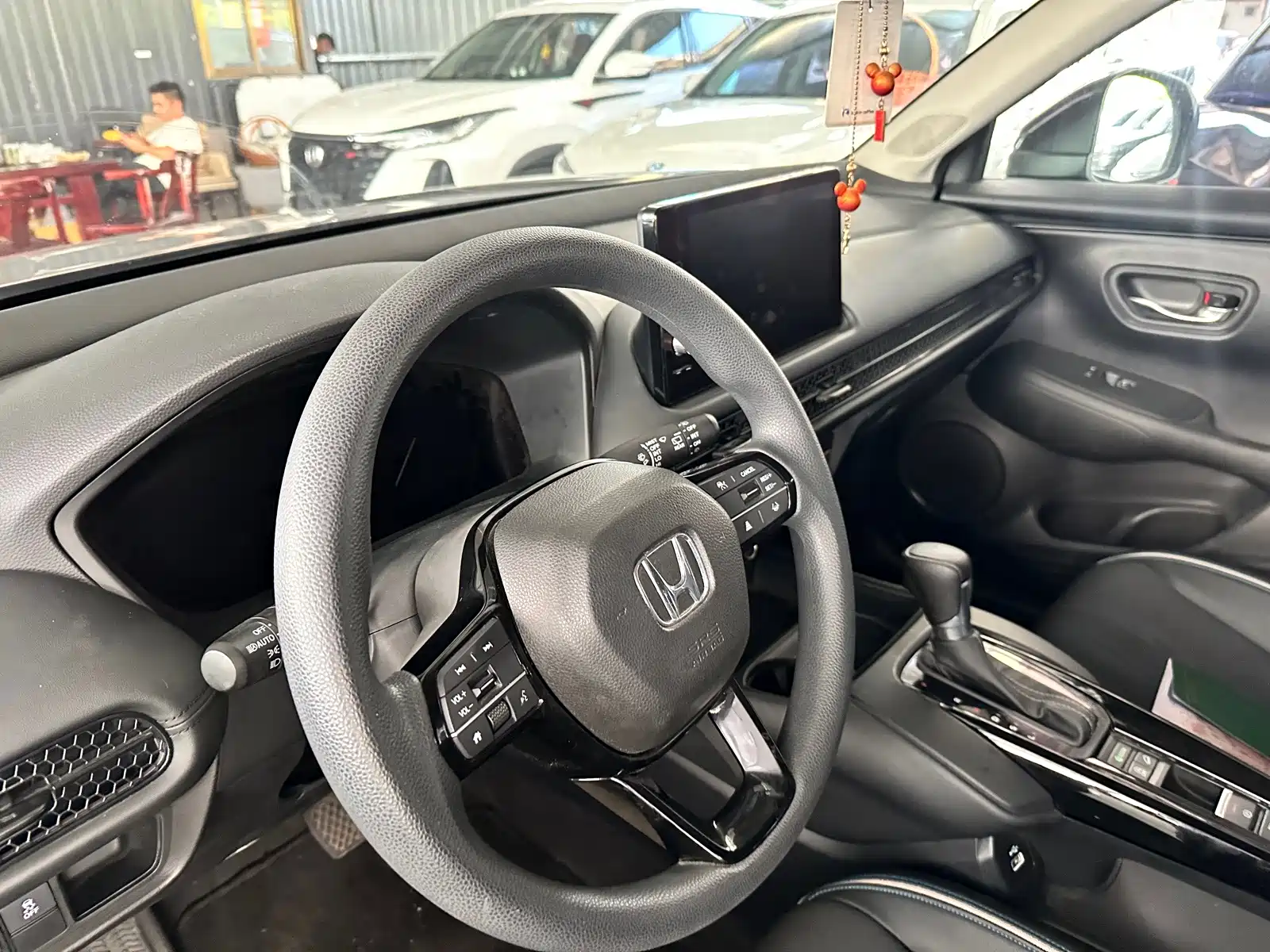 Фото 11 - Honda HR-V