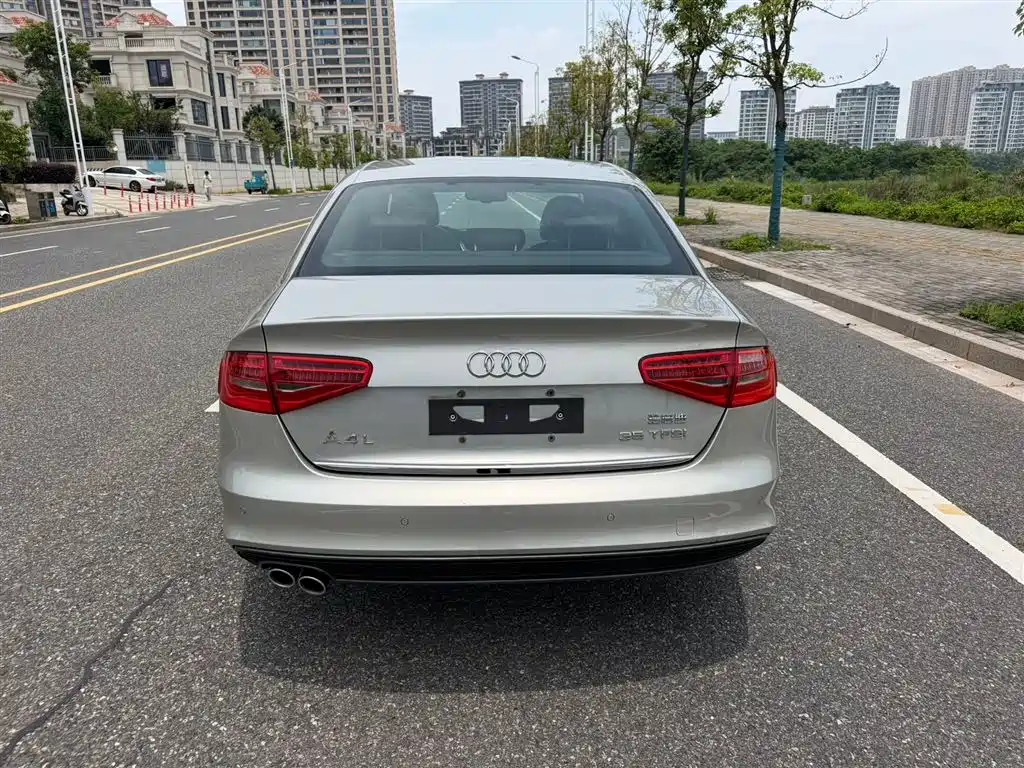 Audi A4L 2016 35 TFSI Collector's Edition S line Comfort фото 8
